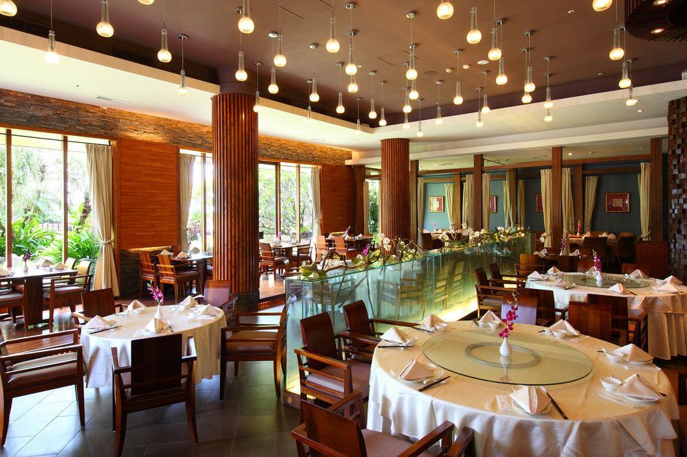 Caesar Park Hotel Кеньдін Екстер'єр фото The interior of the restaurant