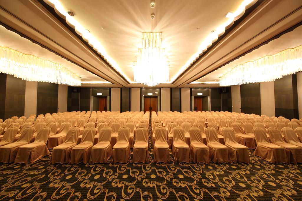 Caesar Park Hotel Кеньдін Екстер'єр фото The Grand Ballroom