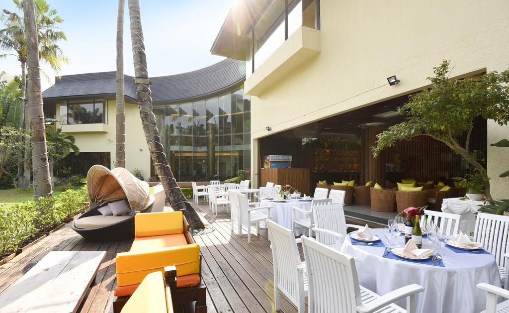 Caesar Park Hotel Кеньдін Екстер'єр фото The Deck
